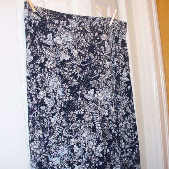 Maxi Skirt size 1x - Picture 2 of 3